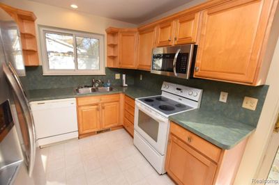 Kitchen-appliances included | Image 2