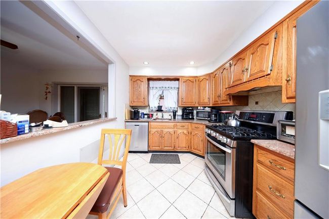 1296 54 Th St, Home with 4 bedrooms, 4 bathrooms and null parking in Brooklyn NY | Image 5