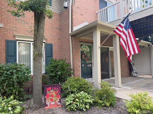 18-276 Marigold Cir, Westland, MI, 48185-9632 | Card Image