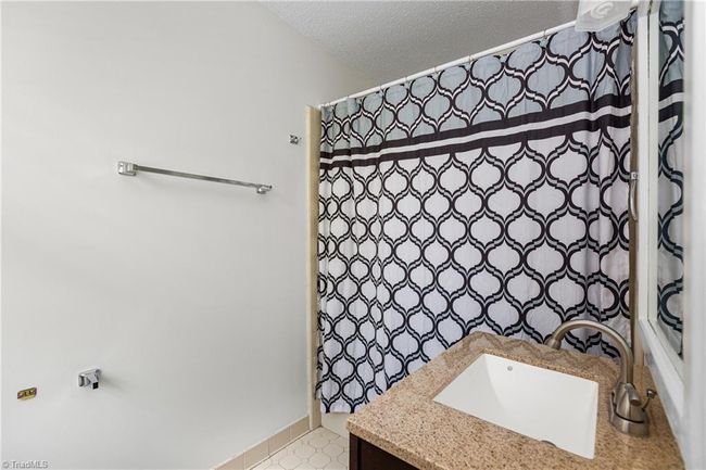 4th Bathroom | Image 34