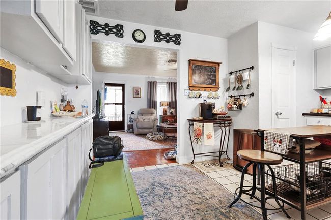 EXTRA COUNTER SPACE ON LEFT | Image 9