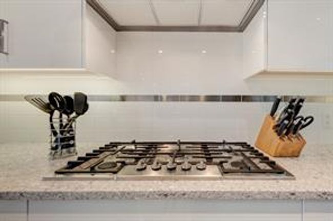 4004 2 St Nw, Home with 4 bedrooms, 3 bathrooms and 2 parking in Calgary AB | Image 9