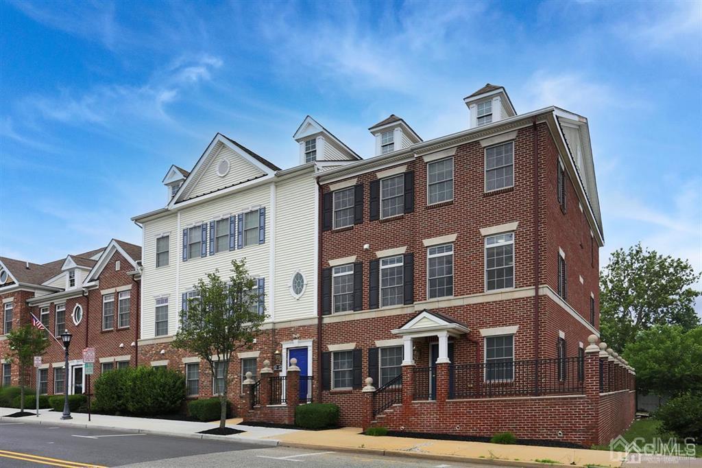 215 N Broadway Street, Sold in South Amboy Zoocasa