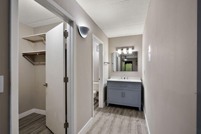 APT-409 - 10411 Cedar Lake Rd, Condo with 2 bedrooms, 2 bathrooms and null parking in Minnetonka MN | Image 17