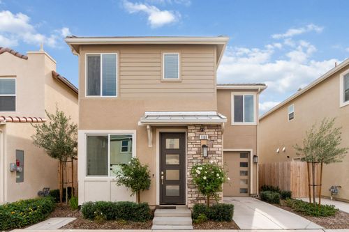 1106 Significant Way W, Madera, CA, 93636-9018 | Card Image