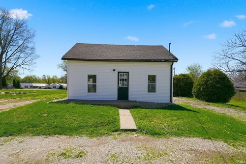 216 E Gertrude Street, Kendallville, IN, 46755 | Card Image