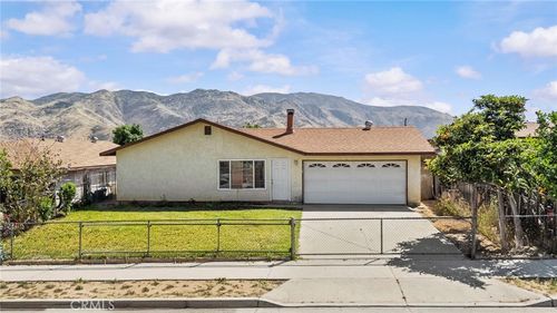 666 Fashion Way, Banning, CA, 92220-4952 | Card Image