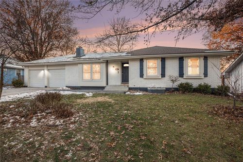 200 Se Wingate St, Lee's Summit, MO, 64063-3347 | Card Image