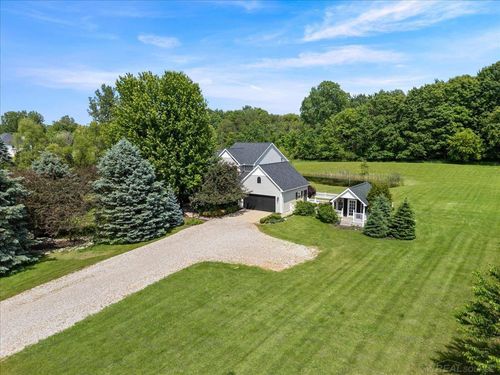 5685 Mottland Ct, Oxford, MI, 48371-1082 | Card Image