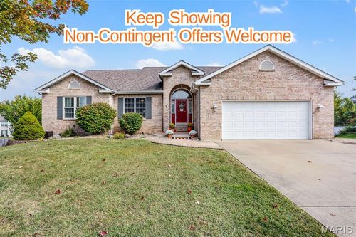 22 Oak Valley Dr, Maryville, IL, 62062-6473 | Card Image