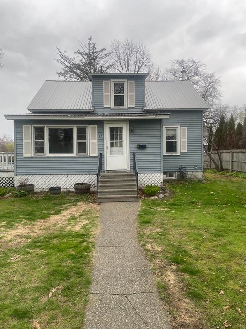17 Iroquois Avenue, Essex Junction, VT, 05452 | Card Image