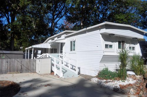 e-6-658 Sound Ave, Calverton, NY, 11933-1021 | Card Image