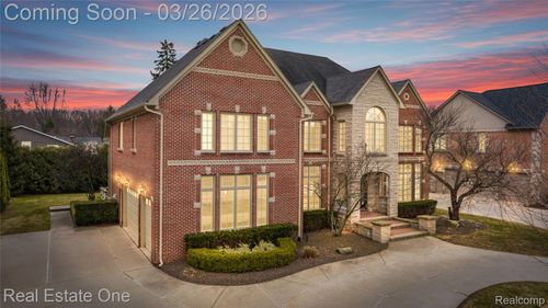 3879 Teakwood Ln, Rochester Hills, MI, 48309-1055 | Card Image