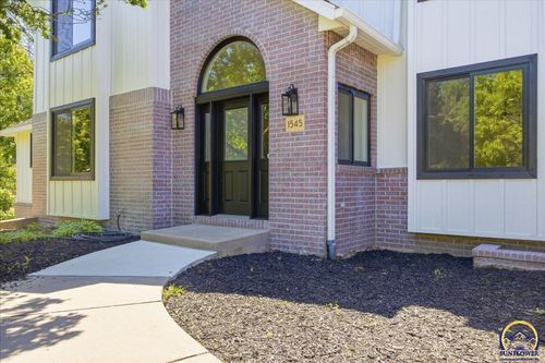 1545 W 20th Park Pl, Emporia, KS, 66801-5791 | Card Image