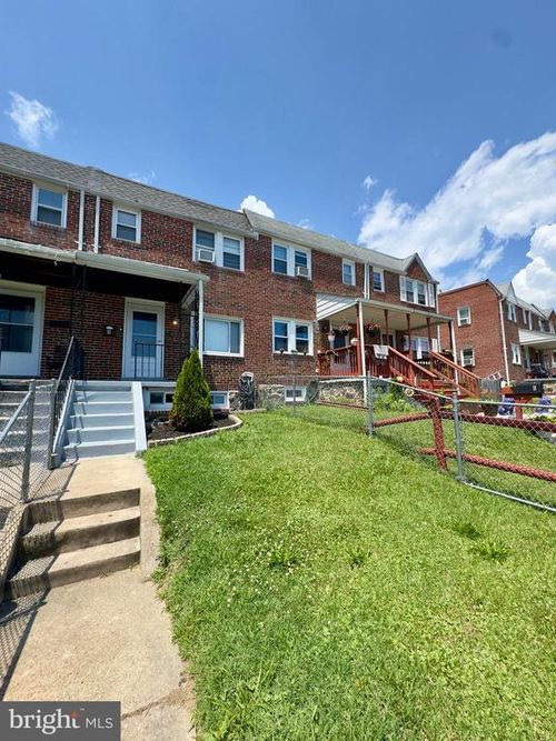 4 Warren Rd, ESSEX, MD, 21221-6930 | Card Image