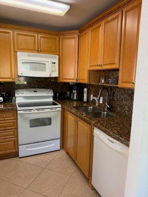 670-670 N Brittany N, Delray Beach, FL, 33446 | Card Image