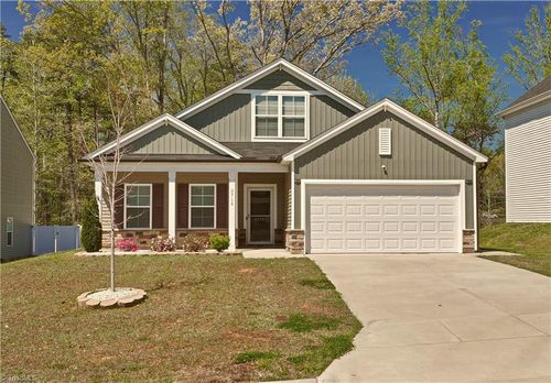 3719 Boxwood Ct, Thomasville, NC, 27360-7847 | Card Image