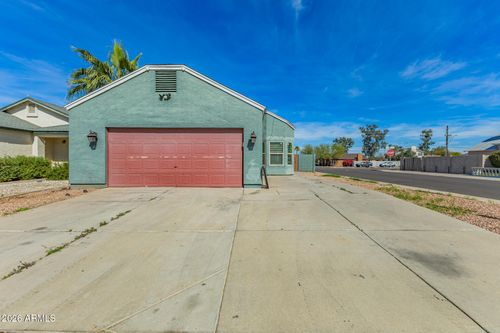 8902 W Vale Drive, Phoenix, AZ, 85037 | Card Image