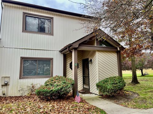 46 Blue Point Rd E, Holtsville, NY, 11742-2247 | Card Image