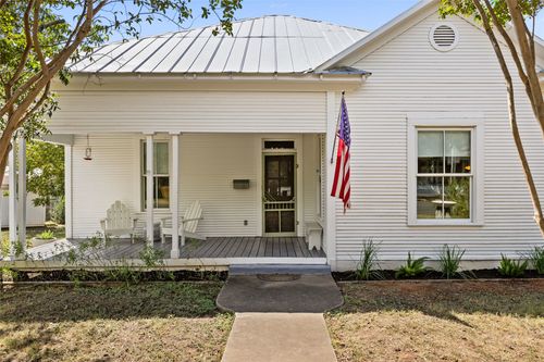 303 W College Street, Fredericksburg, TX, 78624 | Card Image