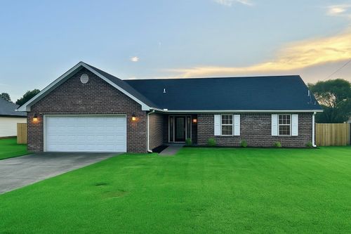 105 Meadow Dr, Bono, AR, 72416-8523 | Card Image