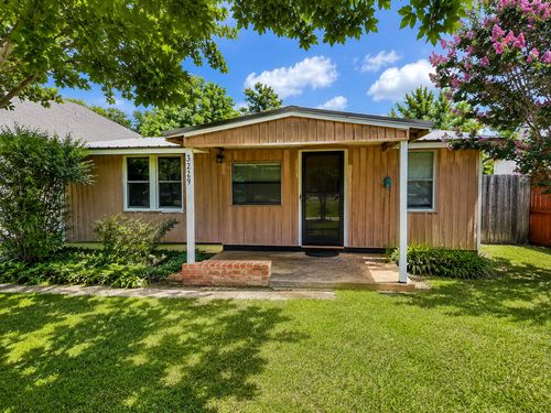 3229 Hiawatha Trl, Lake Worth, TX, 76135-3820 | Card Image