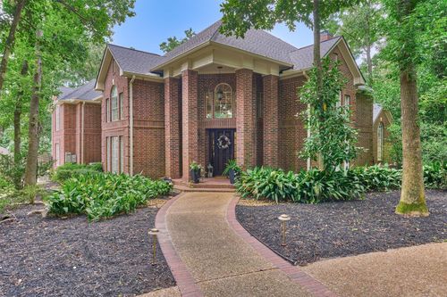 72 Village Hill Dr, Conroe, TX, 77304-3568 | Card Image