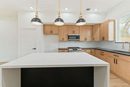 8044 Sunbury St, Houston, TX, 77028-4060 | Card Image