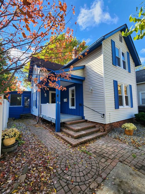 77 Hubbard St, Mount Clemens, MI, 48043-5541 | Card Image