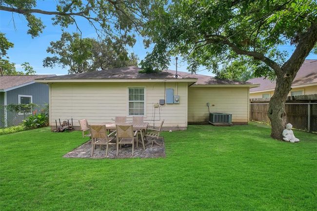 2222 3 Rd St, House other with 3 bedrooms, 2 bathrooms and 1 parking in Rosenberg TX | Image 37