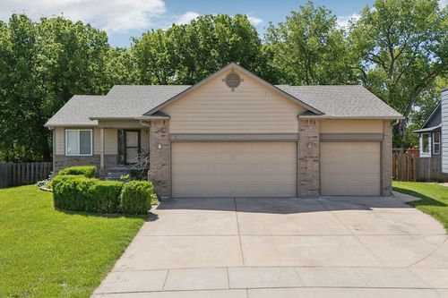 2917 E Lanners Cir, Wichita, KS, 67219-3028 | Card Image