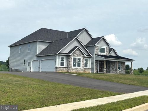 1-11 Fiorino Way, SINKING SPRING, PA, 19608-4400 | Card Image