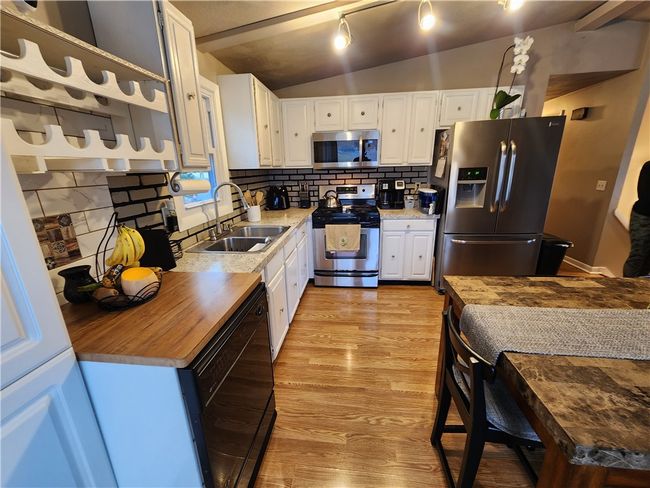 1 Park View Blvd, House other with 3 bedrooms, 1 bathrooms and 4 parking in Cranston RI | Image 5