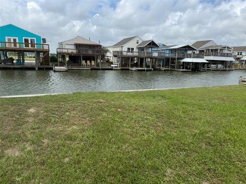 1193 Bay St, Crystal Beach, TX, 77650 | Card Image