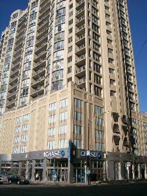 810-600 N Dearborn Street, Chicago, IL, 60654 | Card Image
