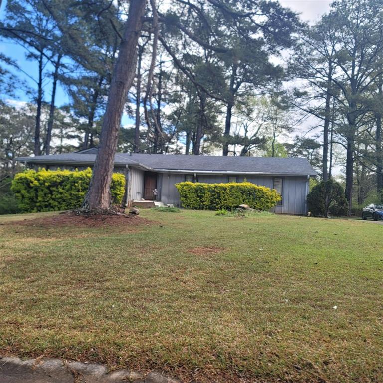 Strawberry Ct, Ellenwood, GA 30294
