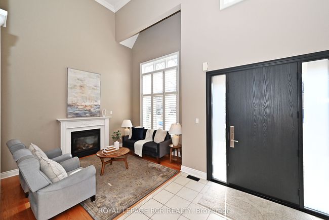 9 Deerhorn Cres, House other with 4 bedrooms, 3 bathrooms and 6 parking in Aurora ON | Image 5