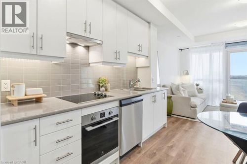 522-461 Green Road, Stoney Creek, ON, L8E0L5 | Card Image