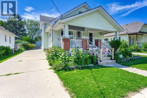 115 Collingwood St, Sarnia, ON, N7T6M8 | Card Image