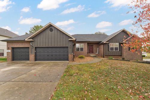 3668 N Oak Point Ave, Springfield, MO, 65803-7678 | Card Image