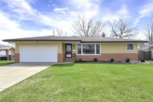 13397 Cherokee Trl, Middleburg Heights, OH, 44130-5767 | Card Image