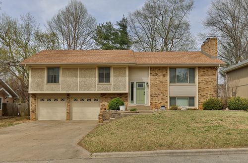 1039 E Manchester Dr, Springfield, MO, 65810-2951 | Card Image