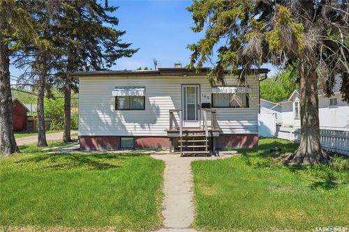 100 Cruise St, Saskatoon, SK, S7N2C1 | Card Image