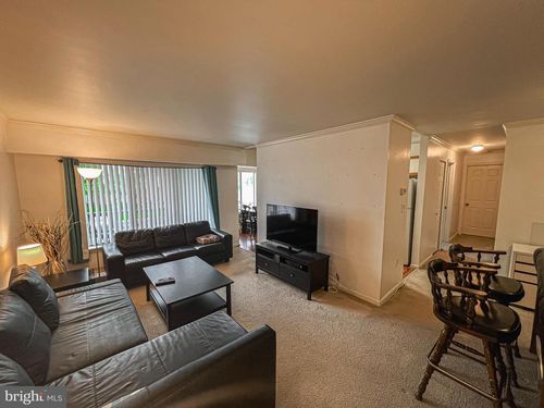 apt-201-8465 Crozier Ct, MANASSAS, VA, 20110-7099 | Card Image