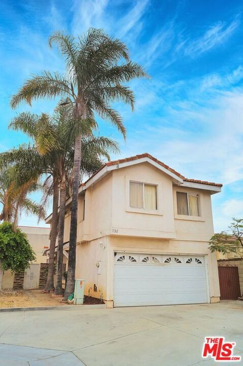 732 N Figueroa Street, Santa Ana, CA, 92703 | Card Image