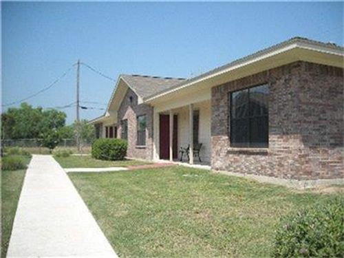 1103 Lincoln St, Zapata, TX, 78076-3946 | Card Image