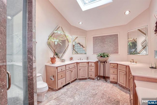380 Hillside Ave, House other with 4 bedrooms, 4 bathrooms and null parking in Allendale NJ | Image 15