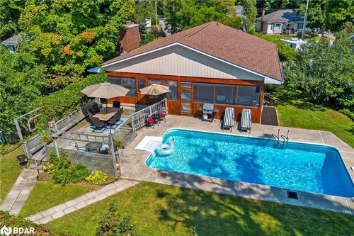 121 Queen St, Fenelon Falls, ON, K0M1N0 | Card Image