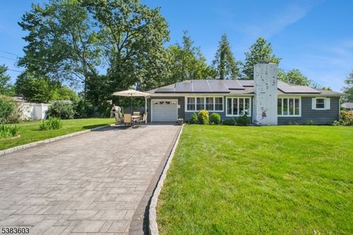 126 Fieldstone Dr, Springfield, NJ, 07081-2607 | Card Image