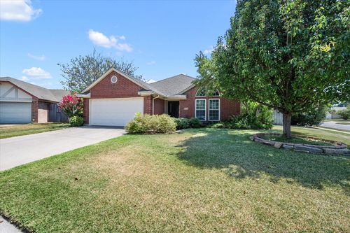 4209 Worth Forest Dr, Arlington, TX, 76016-4951 | Card Image